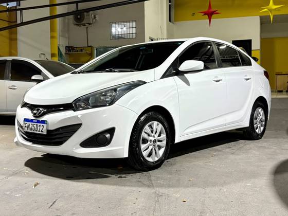 HYUNDAI HB20S 1.6 COMFORT PLUS 16V FLEX 4P AUTOMÁTICO